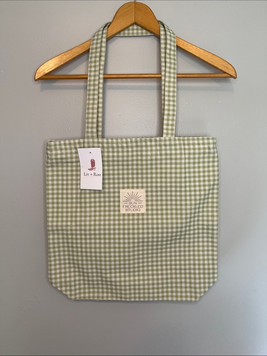 Sun Freckled Studios Handbags - NWT Sun Freckled Studio Green Gingham Checkered Bag